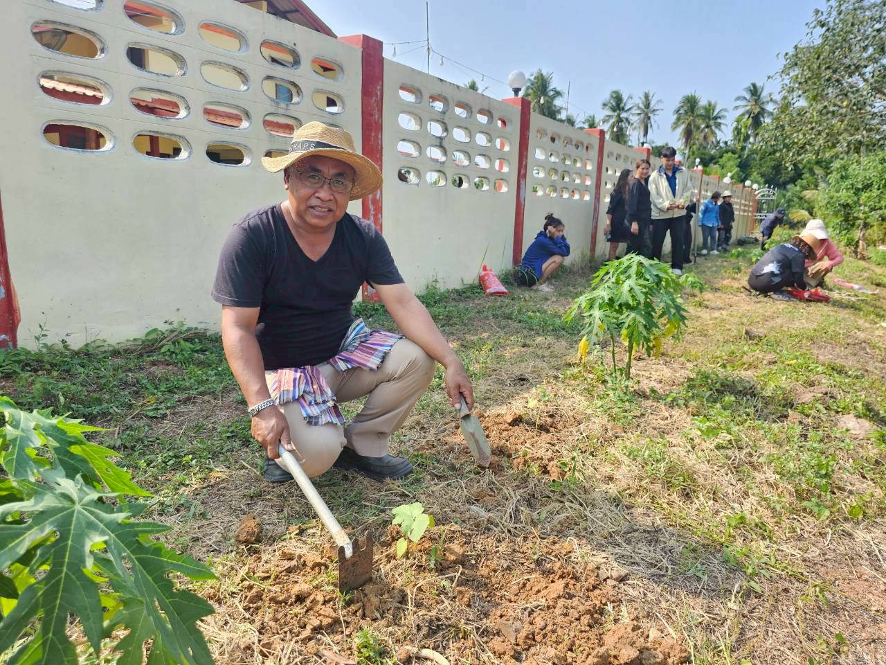 พช.ทุ่งตะโก ขับเคลื่อนปฏิบัติการ “Quick Win” 90 วัน ปลูกผักสวนครัว เพื่อสร้างความมั่นคงทางอาหาร สู้ภัย ด้วยวิถีพอเพียง