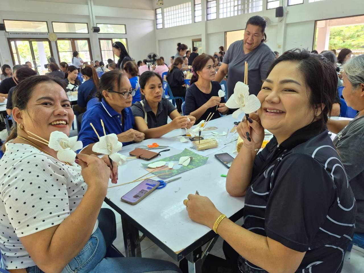 พช.ทุ่งตะโก​ ร่วมโครงการพัฒนาศักยภาพสตรี การส่งเสริมอาชีพการทำดอกไม้จันทน์